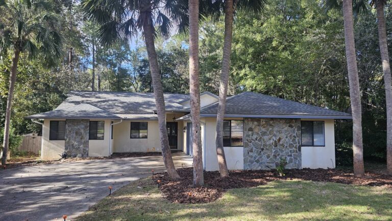 Clean home exterior after house washing service in Killearn Estates, Tallahassee, FL