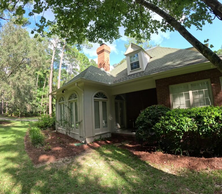 Rosehill and Bobbin Brook Pressure Washing Services 4 Clean home exterior after house washing in Rosehill, Tallahassee, FL
